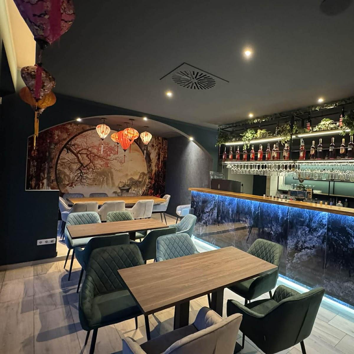 Restaurant "Pham Garden" in Finsing