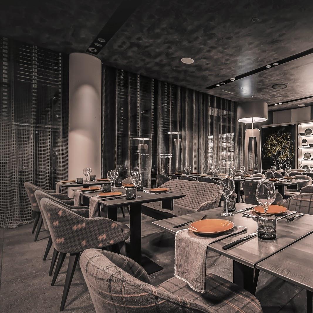 Restaurant "Via Monte Napoleone Restaurant | Empfehlung Frankfurt | Westend Italiener | Italienisch Essen" in  Main