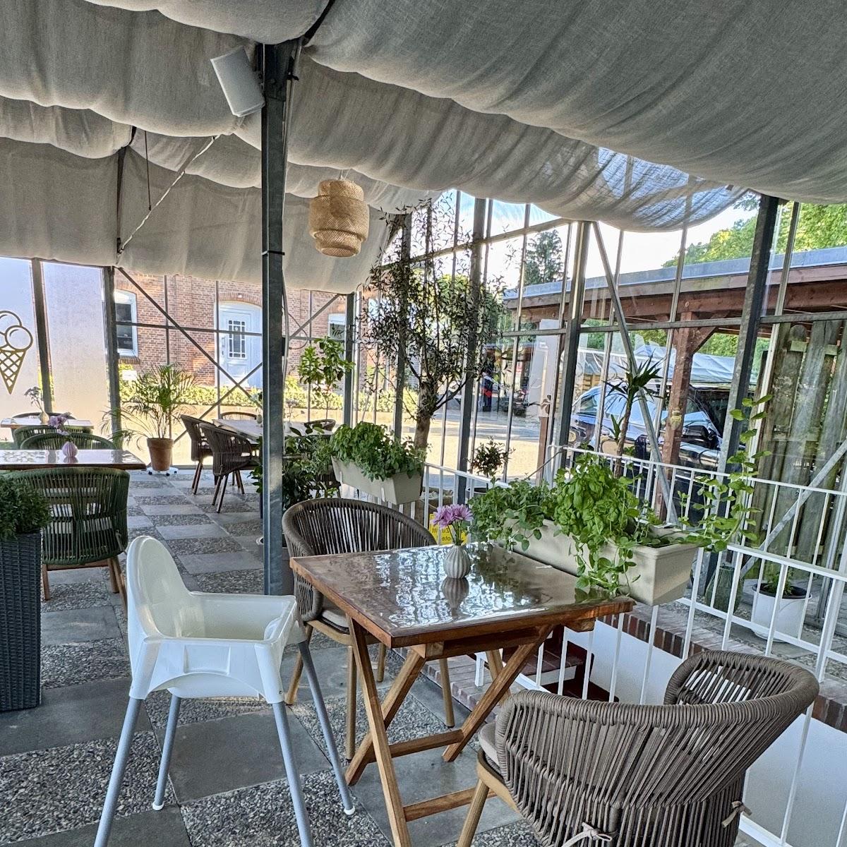 Restaurant "Eiscafé Garden Brunch" in Schenefeld