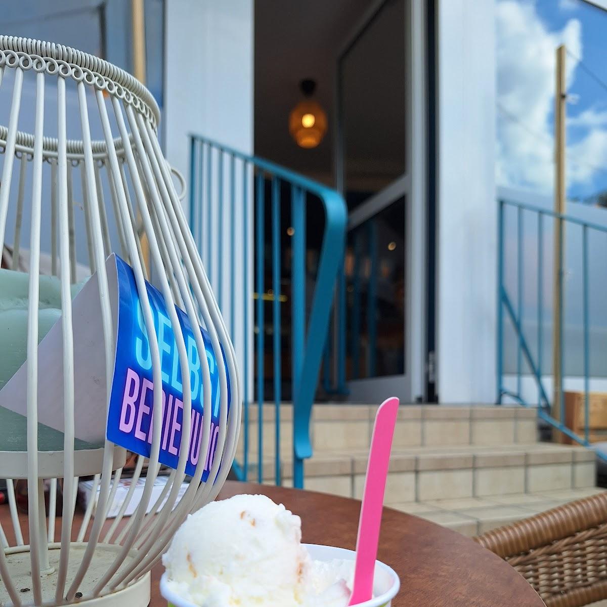 Restaurant "Eis Eis Berri" in Beratzhausen