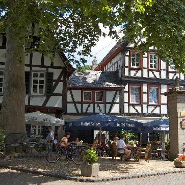 Restaurant "Gaststätte  Om Maat " in Erpel