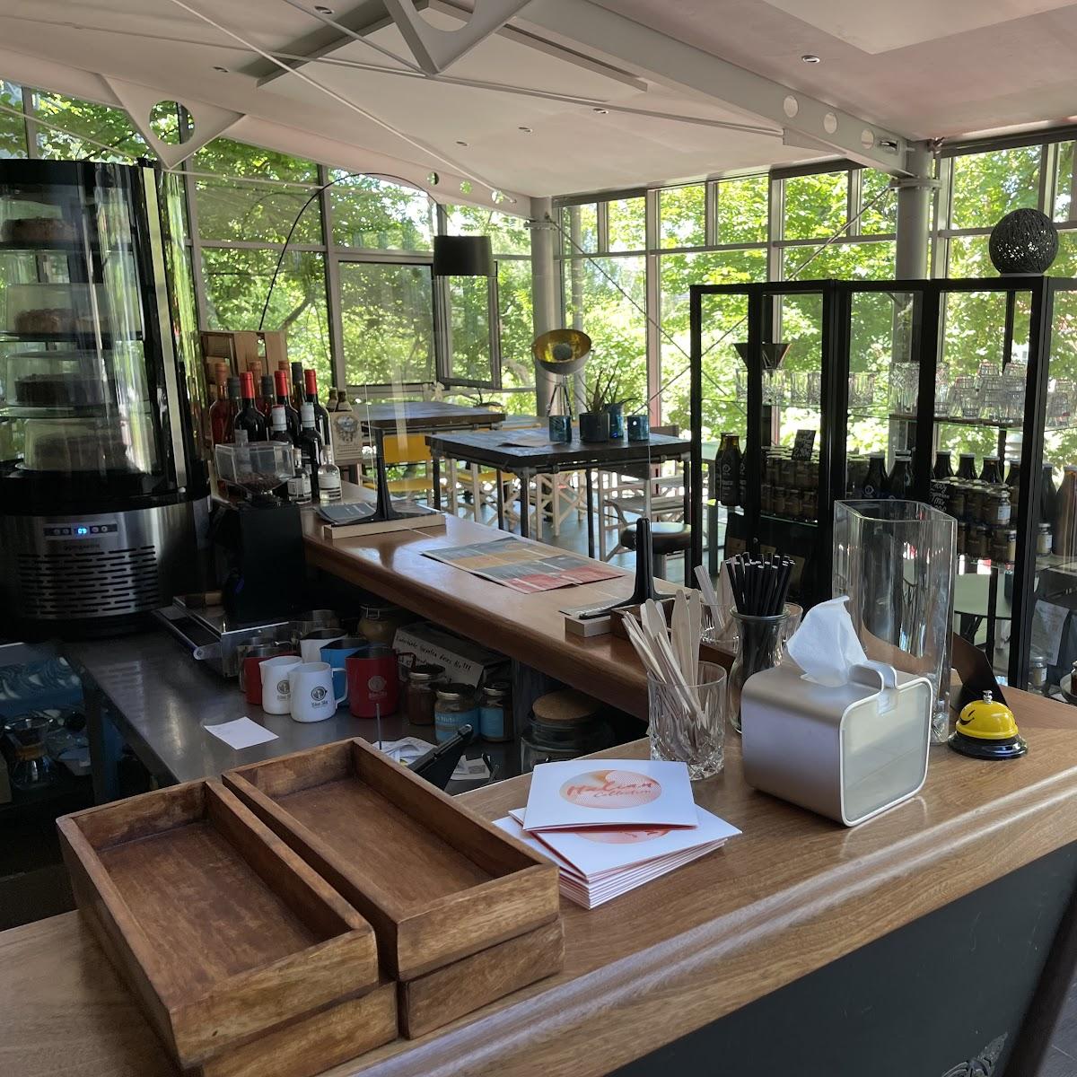 Restaurant "blueskycoffee Ammersee" in Inning am Ammersee