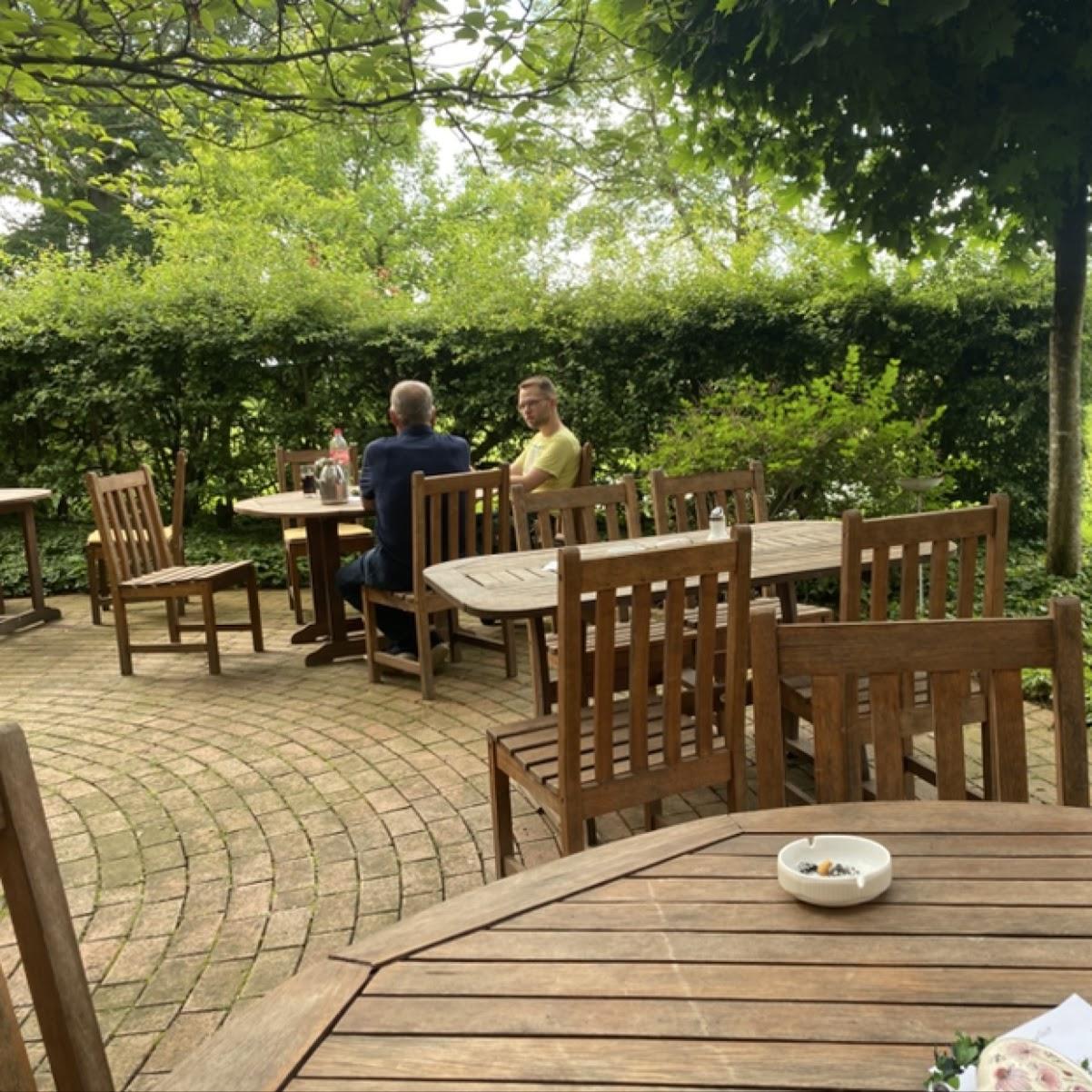 Restaurant "Sündermann-Rieger Kaffeediele" in Scholen