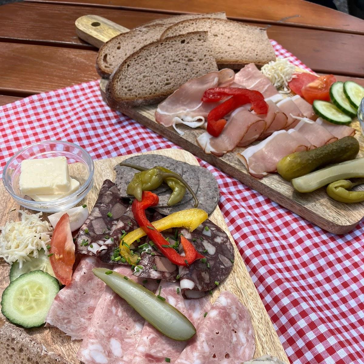 Restaurant "Biergarten Auszeit" in Heimbuchenthal