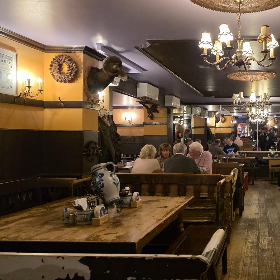 Restaurant "Ebbelwoi Unser" in Frankfurt am Main