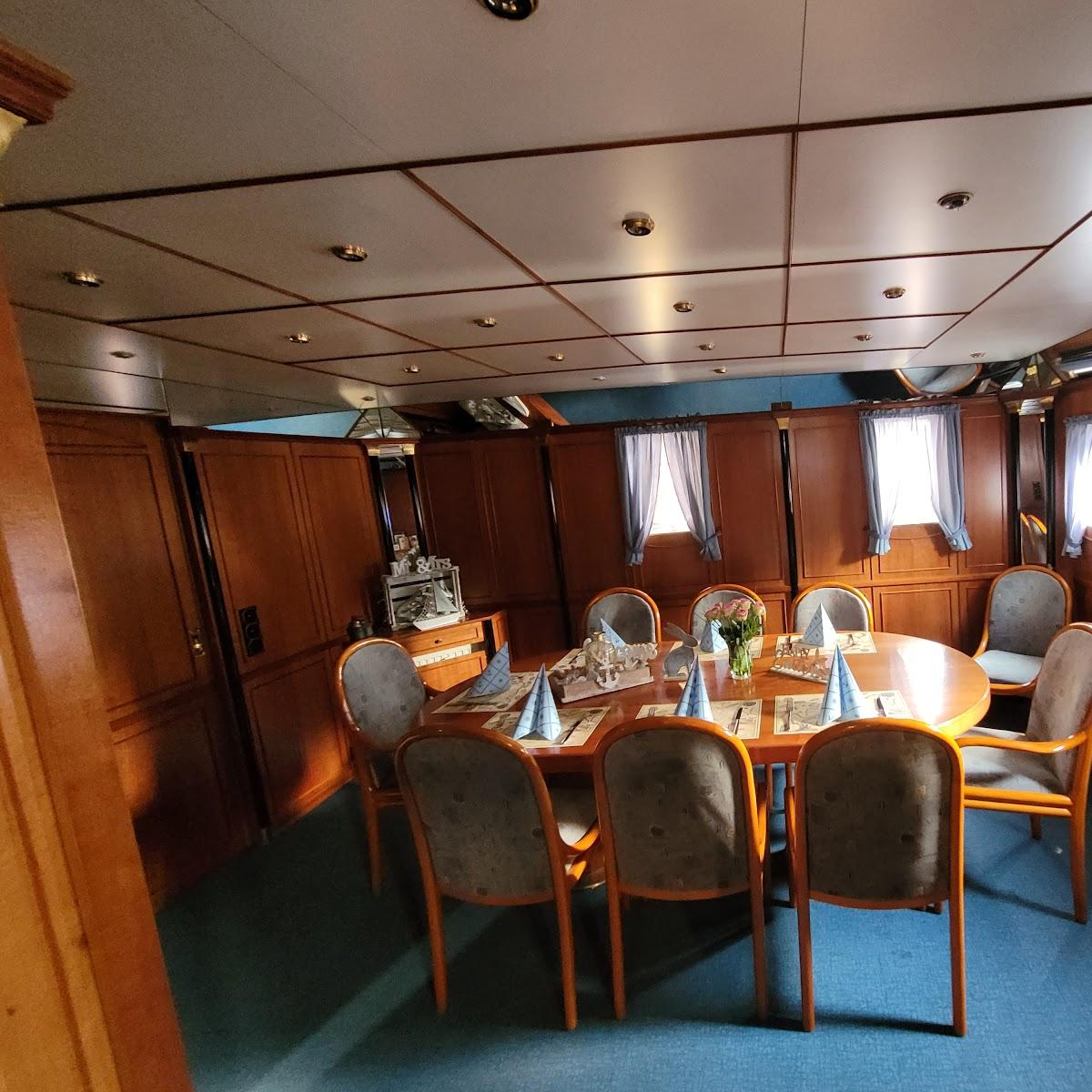 Restaurant "Feuerschiff Restaurant  Amrumbank-Deutsche Bucht " in Emden