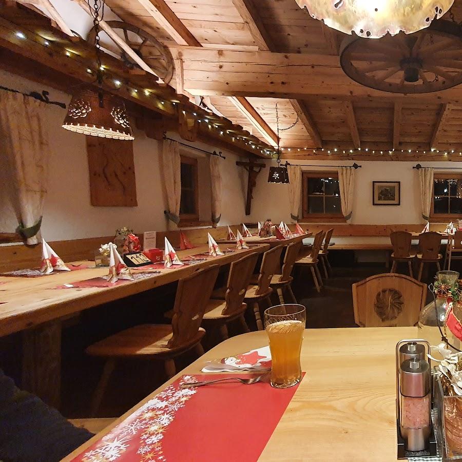 Restaurant "Kaiseralm Pizzastadl" in Kössen