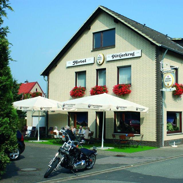 Restaurant "Pöttjerkrug" in  Duingen