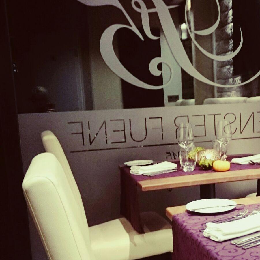 Restaurant "FENSTER FUENF Das vermutlich kleinste Restaurant in Deutschland" in  Vöhl