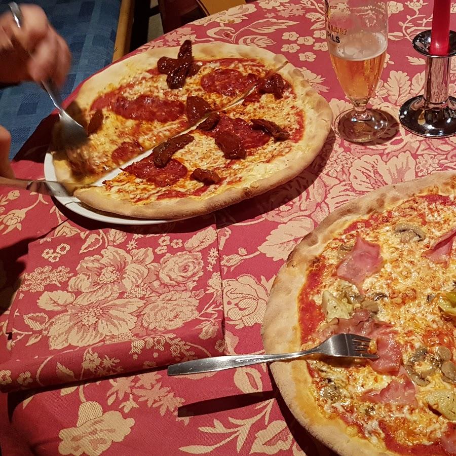 Restaurant "Gasthaus zur Traube - Pizzeria" in  Weikersheim