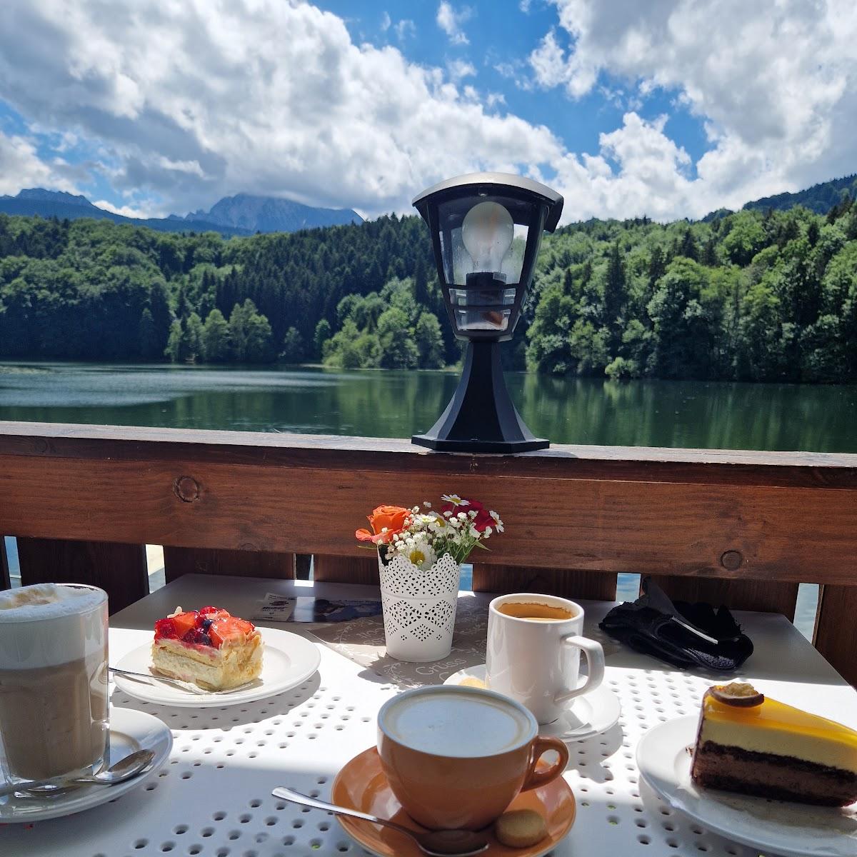 Restaurant "Seecafé Höglwörth" in Anger