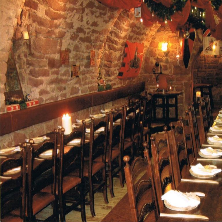 Restaurant "Castell - Das Hotel - Restaurant für Wanderer und Feinschmecker" in  Leinsweiler