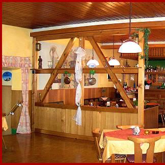 Restaurant "Zur Kalmit Hähnchen Restaurant" in  Pfalz