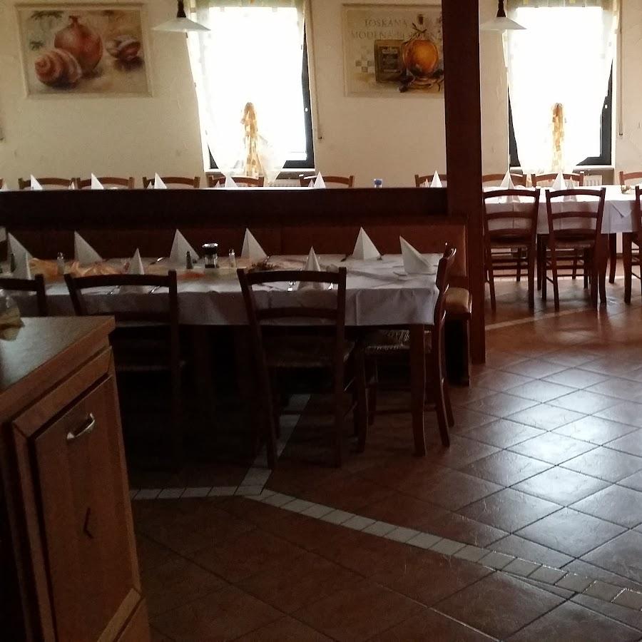 Restaurant "pizzeria la fontana Eisdiele Gaststätten" in Sand am Main