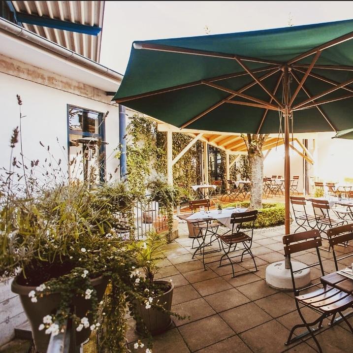 Restaurant "Sperling Speiselokal" in Großmehring