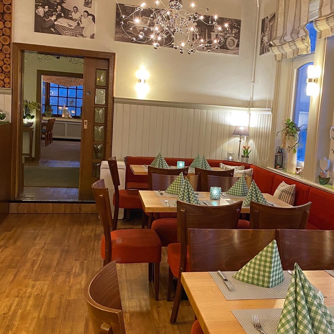 Restaurant "Alter Krug Fam. Markus Schöttker" in Niedernwöhren