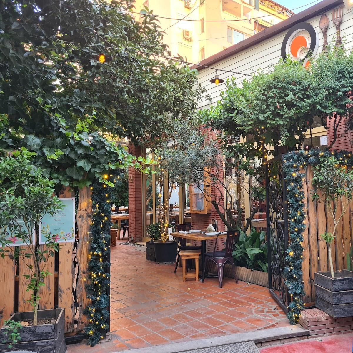 Restaurant "E Jona Bar & Restaurant" in Lörrach