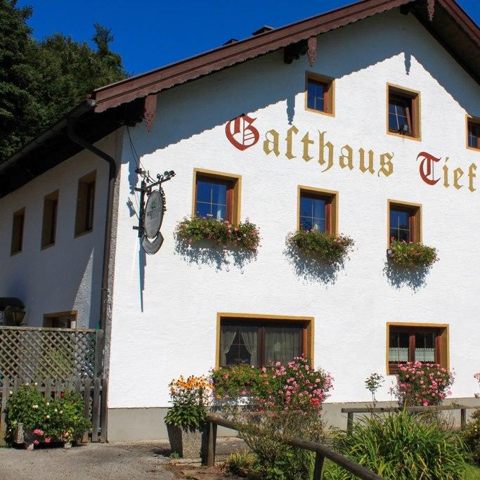 Restaurant "Ausflugsgaststätte Tiefenau" in  Burghausen