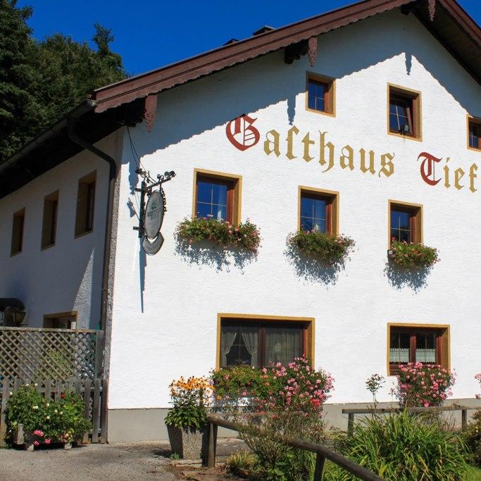 Restaurant "Ausflugsgaststätte Tiefenau" in Burghausen
