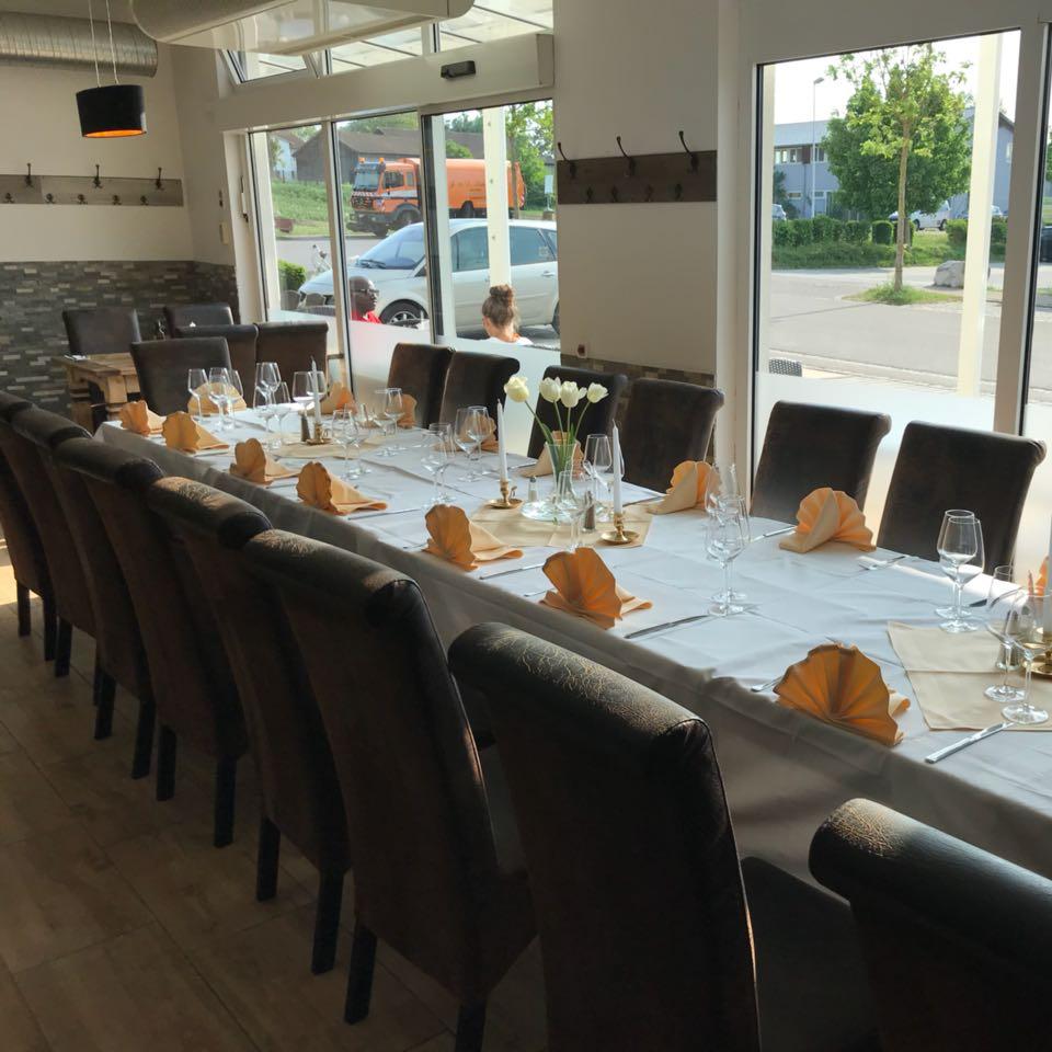 Restaurant "Mondo Raffinato Holzofenpizza" in  Röhrmoos