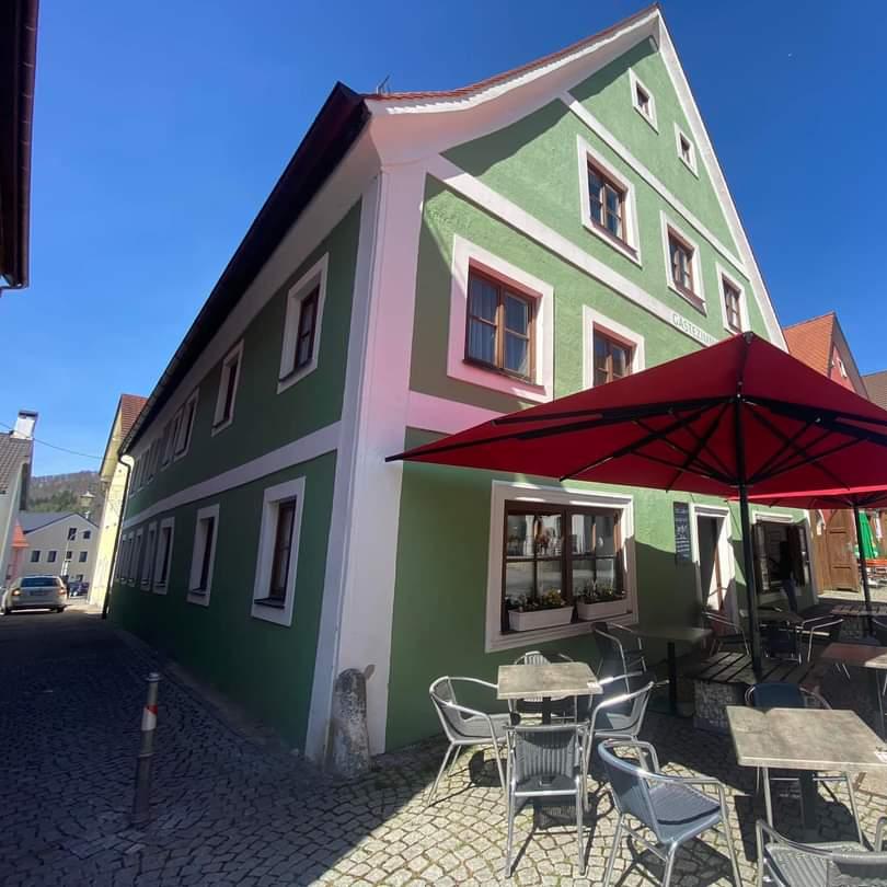 Restaurant "BAUER - Riesenwindbeutel • Eis • Bäckerei • Konditorei" in Kipfenberg