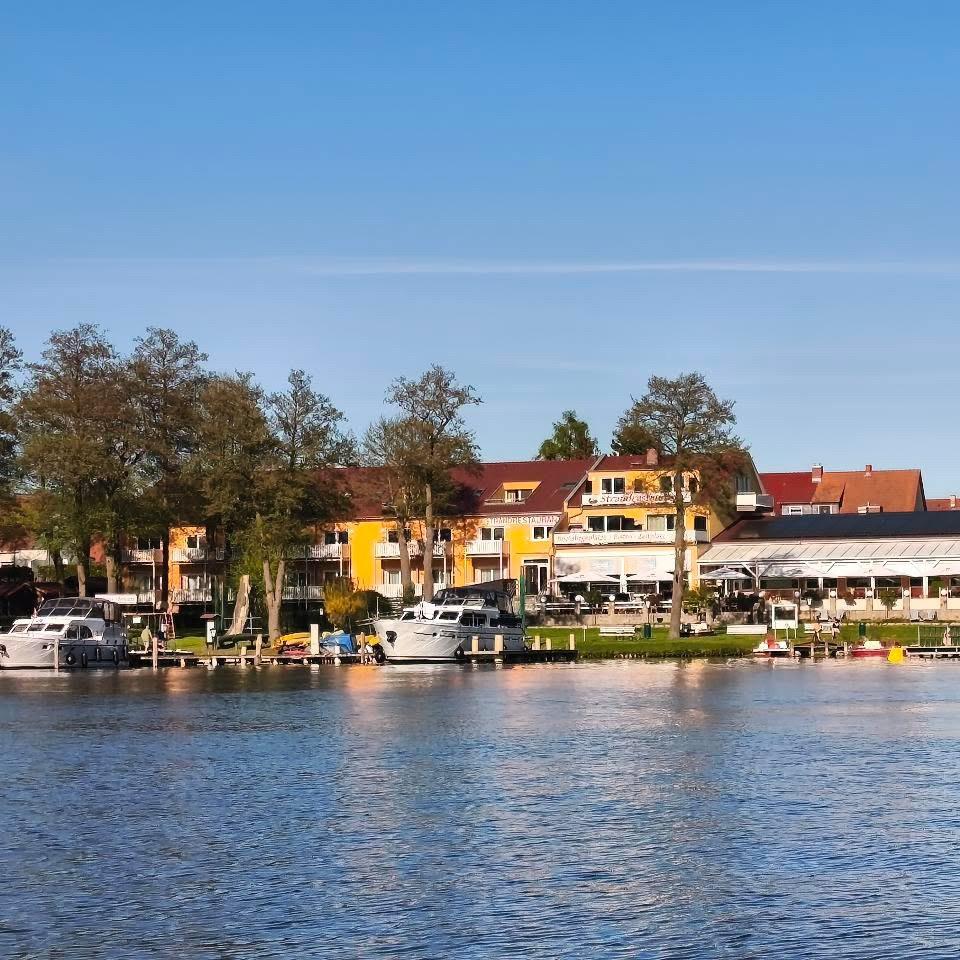 Restaurant "Strandhotel & Restaurant" in Mirow