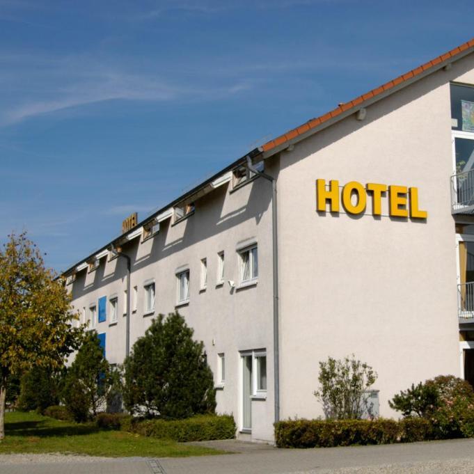 Restaurant "Hotel Karlshof" in Karlsdorf-Neuthard