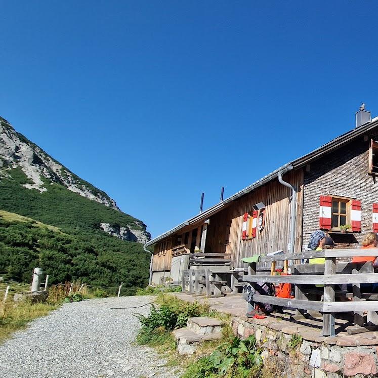 Restaurant "Oberzalimhütte" in Brand bei Bludenz