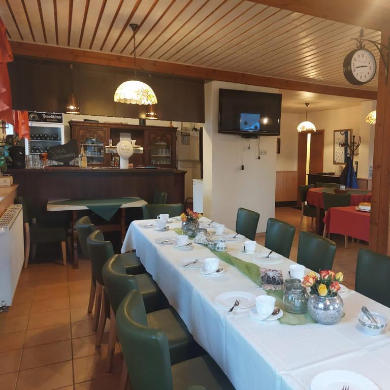 Restaurant "Gemeindegaststätte „Dorfkrug“" in Sondershausen