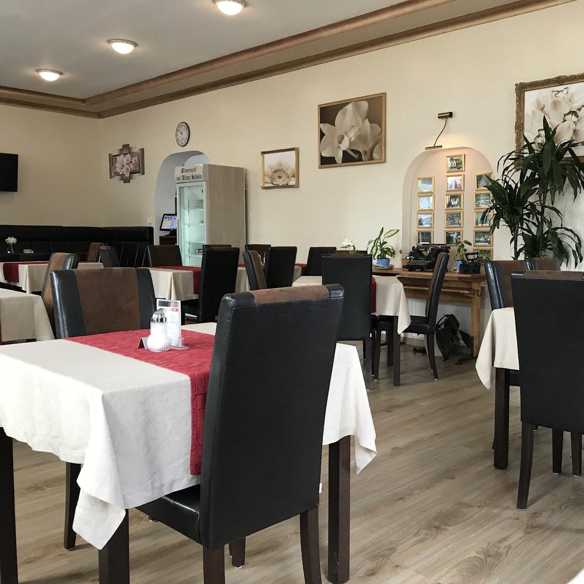 Restaurant "Blumencafé Zur alten Schule Gaststätte" in Gärtringen