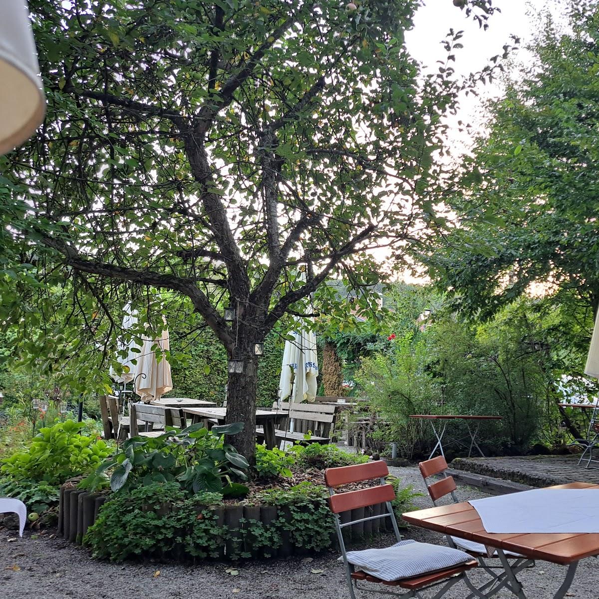 Restaurant "Gasthaus Kreuzmair" in Weyarn