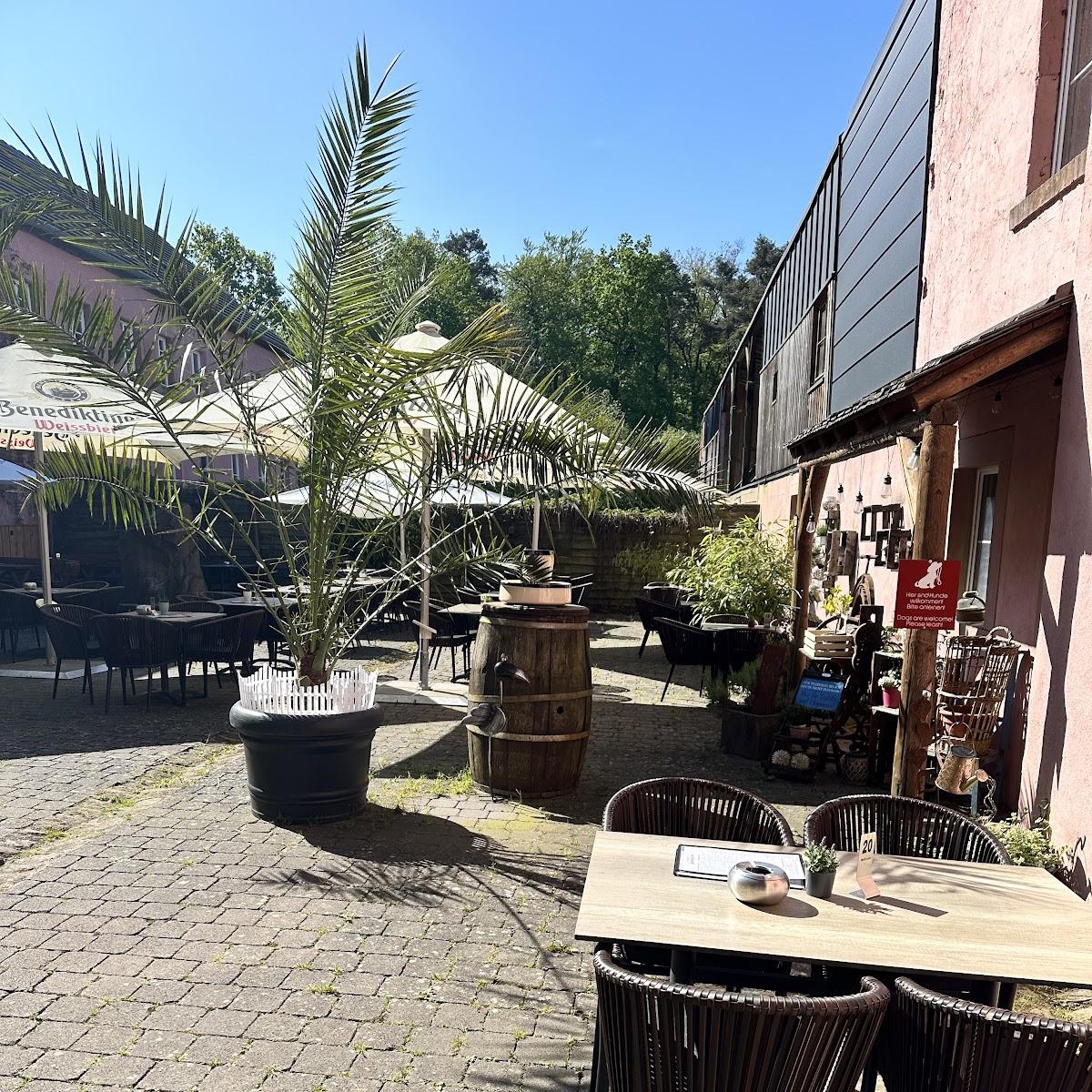 Restaurant "Gasthof Rothaus, Inhaberin: Alessandra Schulz" in Zemmer