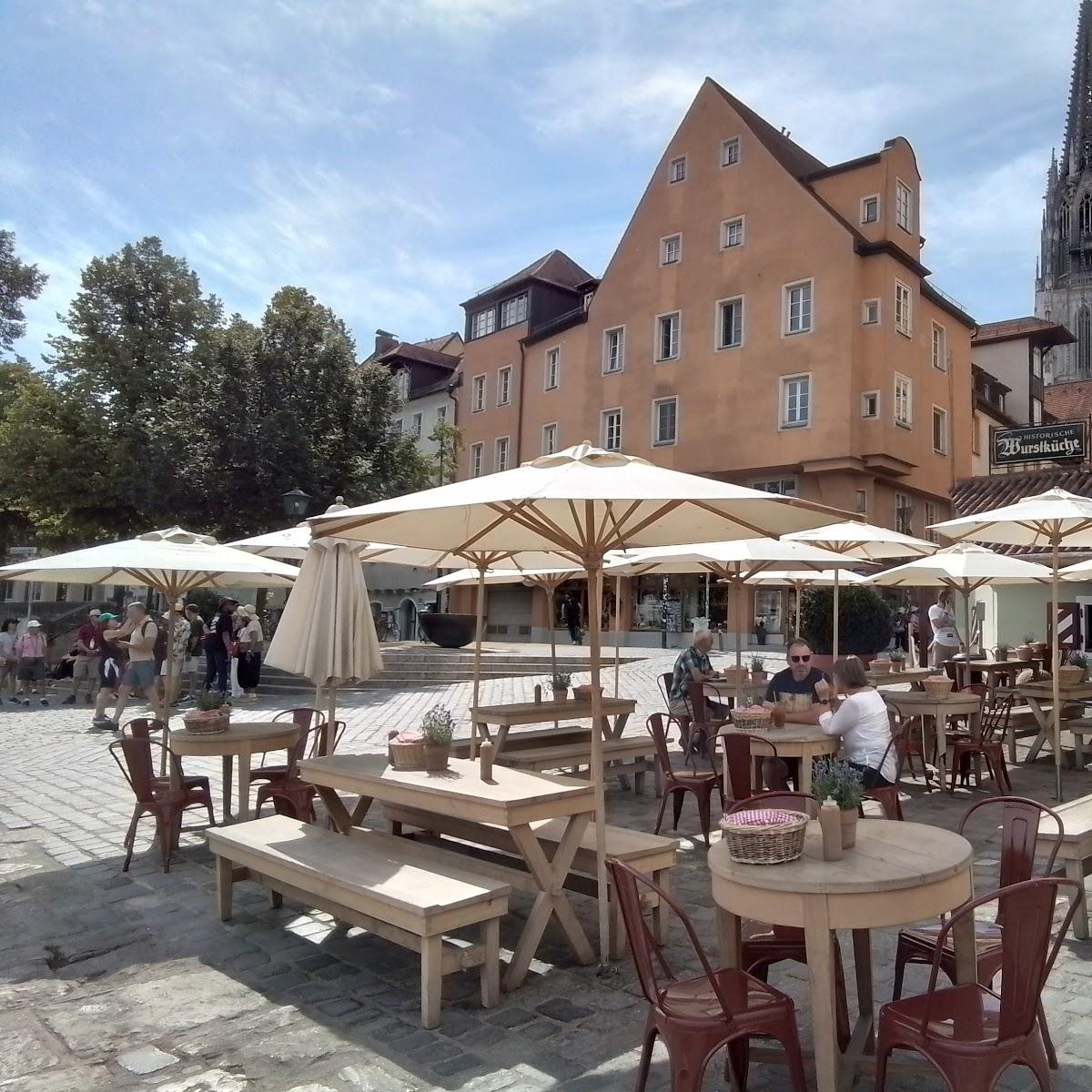 Restaurant "Historische Wurstkuchl" in Regensburg