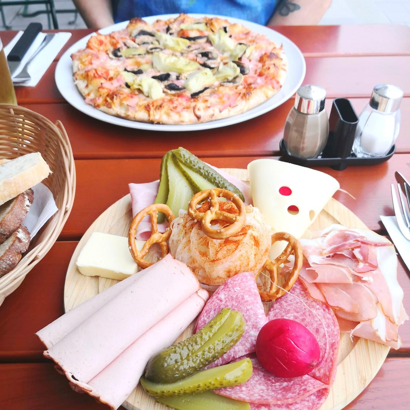 Restaurant "Sportgaststätte DJK" in Altenthann