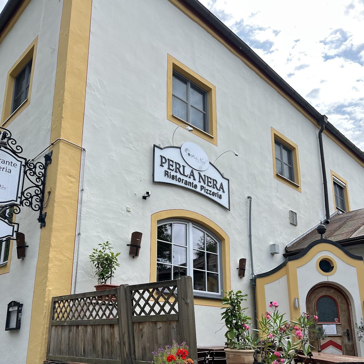 Restaurant "Perla Nera Ristorante-Pizzeria-Bar" in Neubeuern