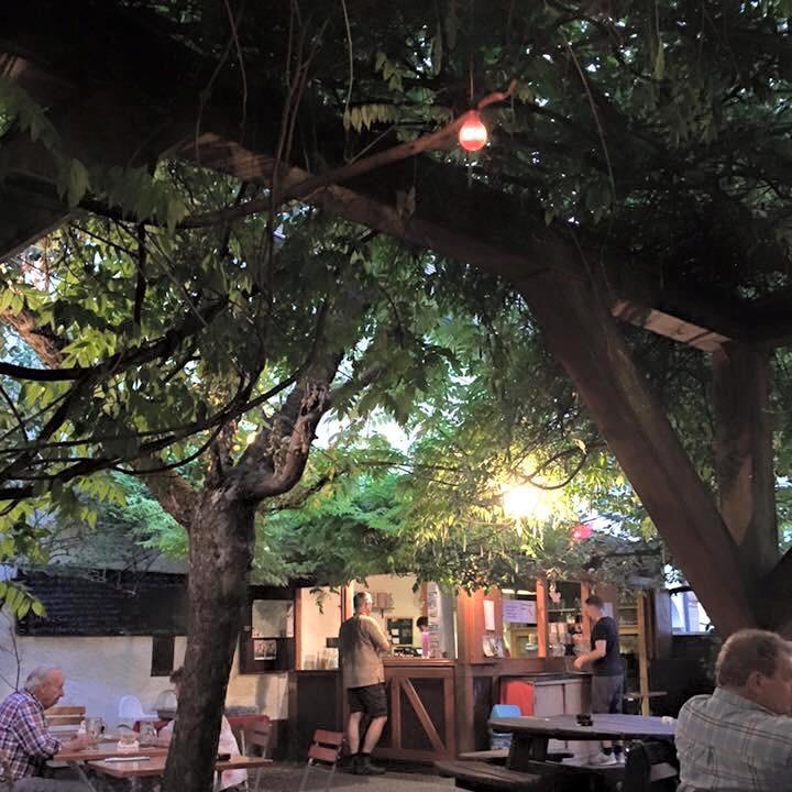 Restaurant "Biergarten Klosterbrauerei  Fünf Seidla Steig" in Weißenohe