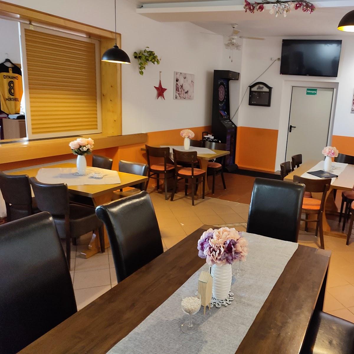 Restaurant "Treffpunkt NumberOne Biergarten Schnitzel und Hamburger" in Bad Steben