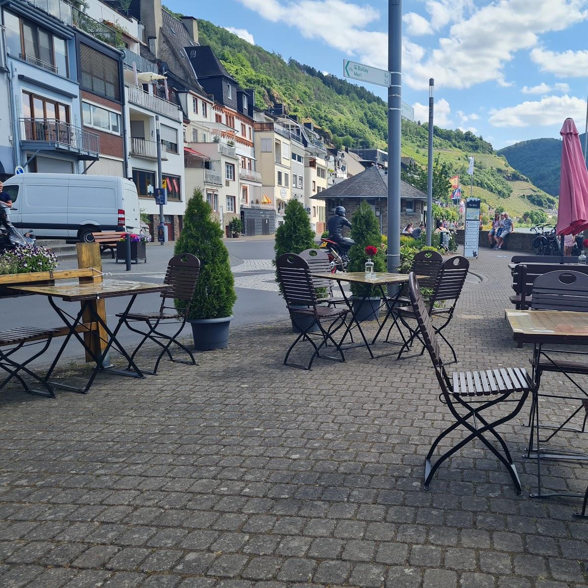 Restaurant "Imbiss Mosel-Pavillion" in Zell (Mosel)