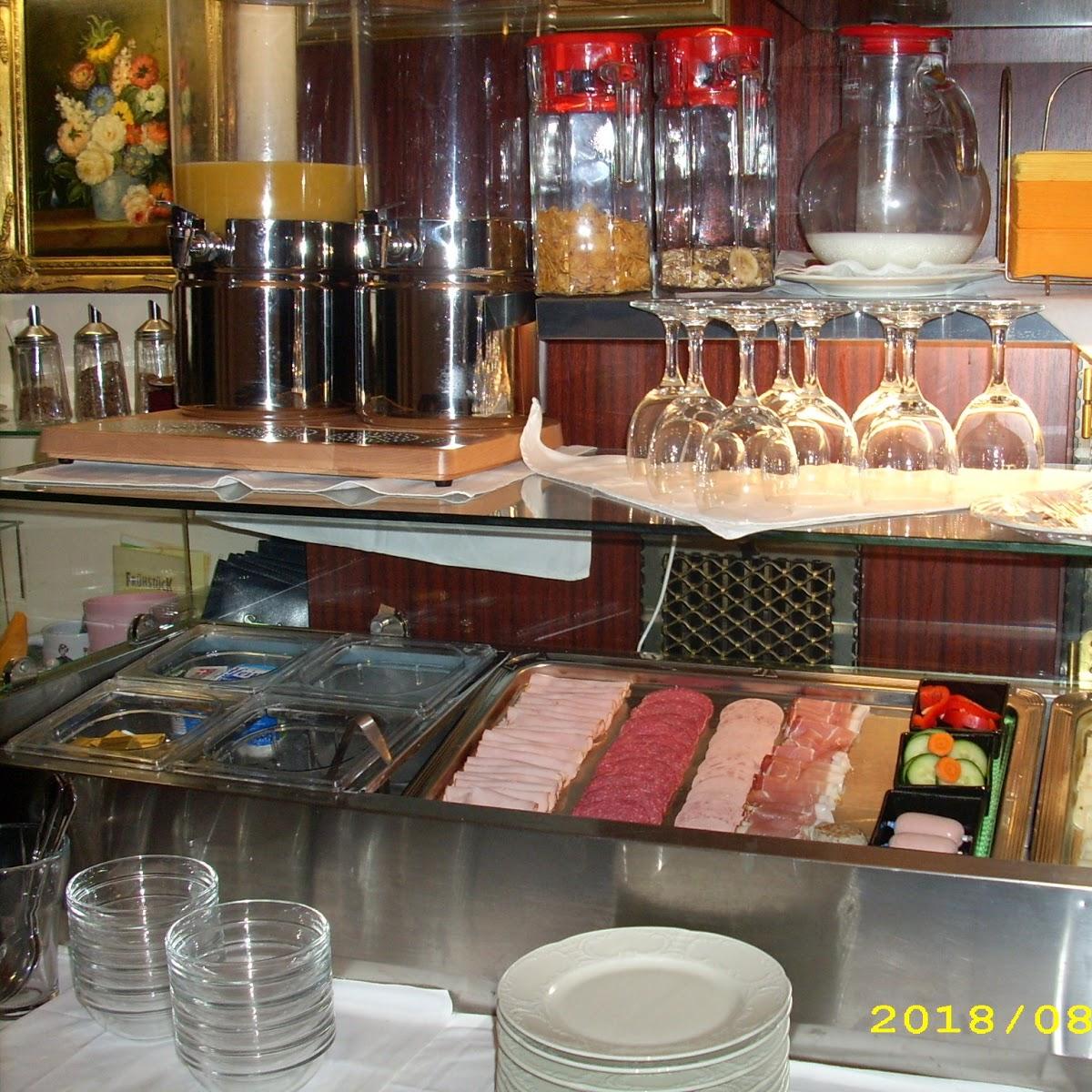 Restaurant "Bar H17" in  Rain