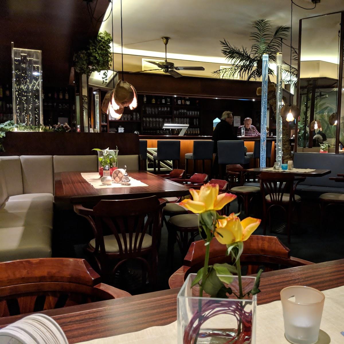 Restaurant "Palmcafe" in Piding