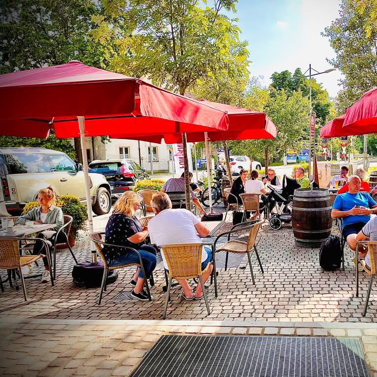 Restaurant "Gelateria Eisdiele Fontanella Bistro Bar  seit 1996 in" in Bogen