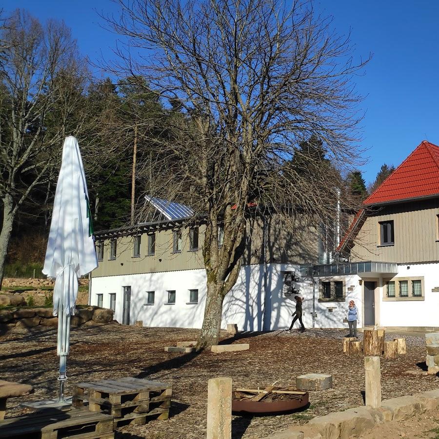Restaurant "Forsthaus Annweiler am  · Schwarzer Fuchs" in  Trifels