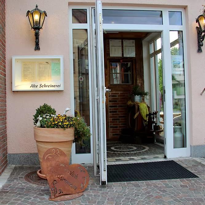 Restaurant "Besenwirtschaft Alte Schreinerei Inh. Fam. Marquardt" in  Schönbuch