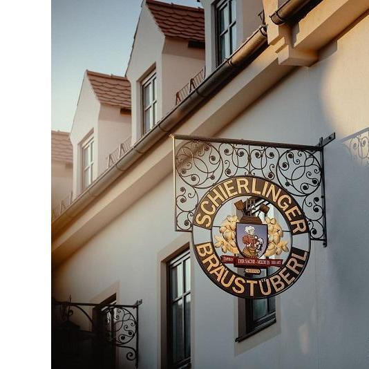 Restaurant "Hotel er Bräustüberl" in Schierling