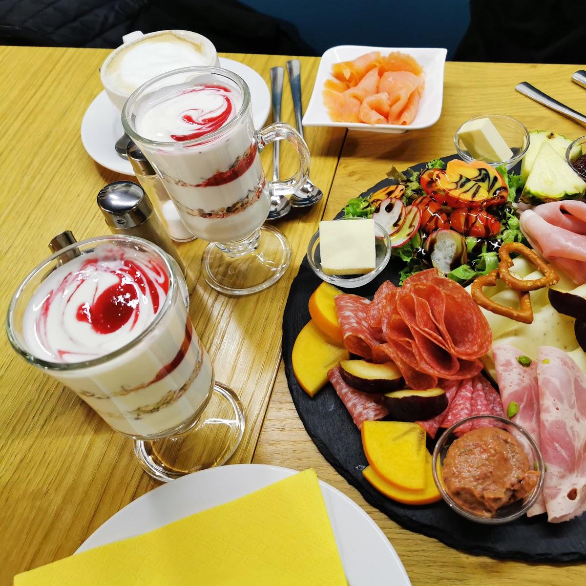 Restaurant "Tom´s Cafe" in  Regenstauf