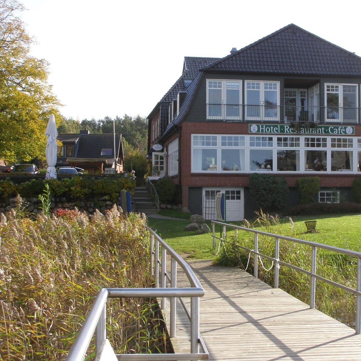 Restaurant "Fährhaus Niederkleveez" in Bösdorf