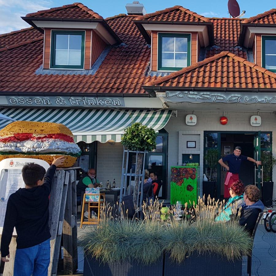 Restaurant "UTSPANN-PIER 30" in Kellenhusen (Ostsee)