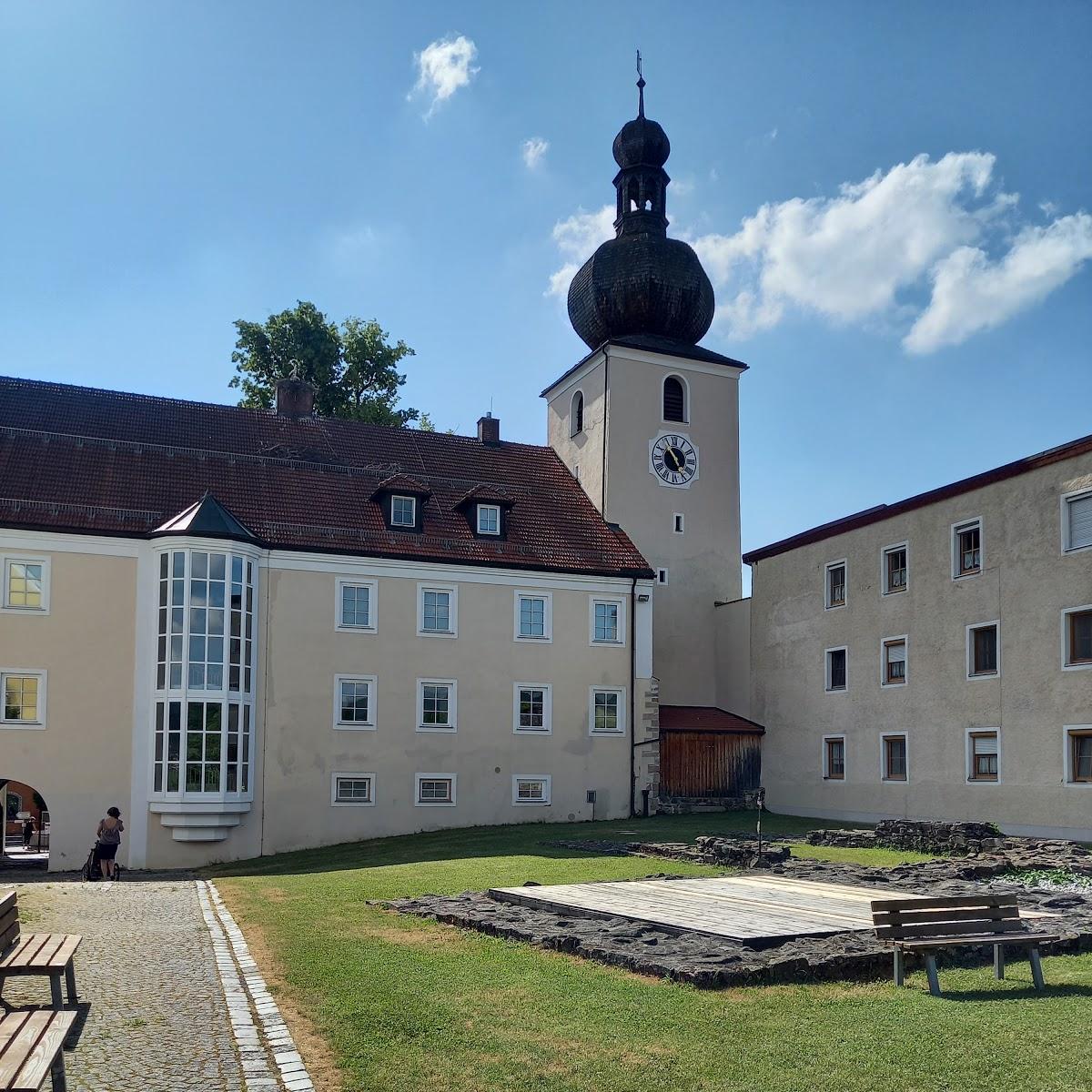 Restaurant "Hotel Gasthof Zur Linde" in  Blut