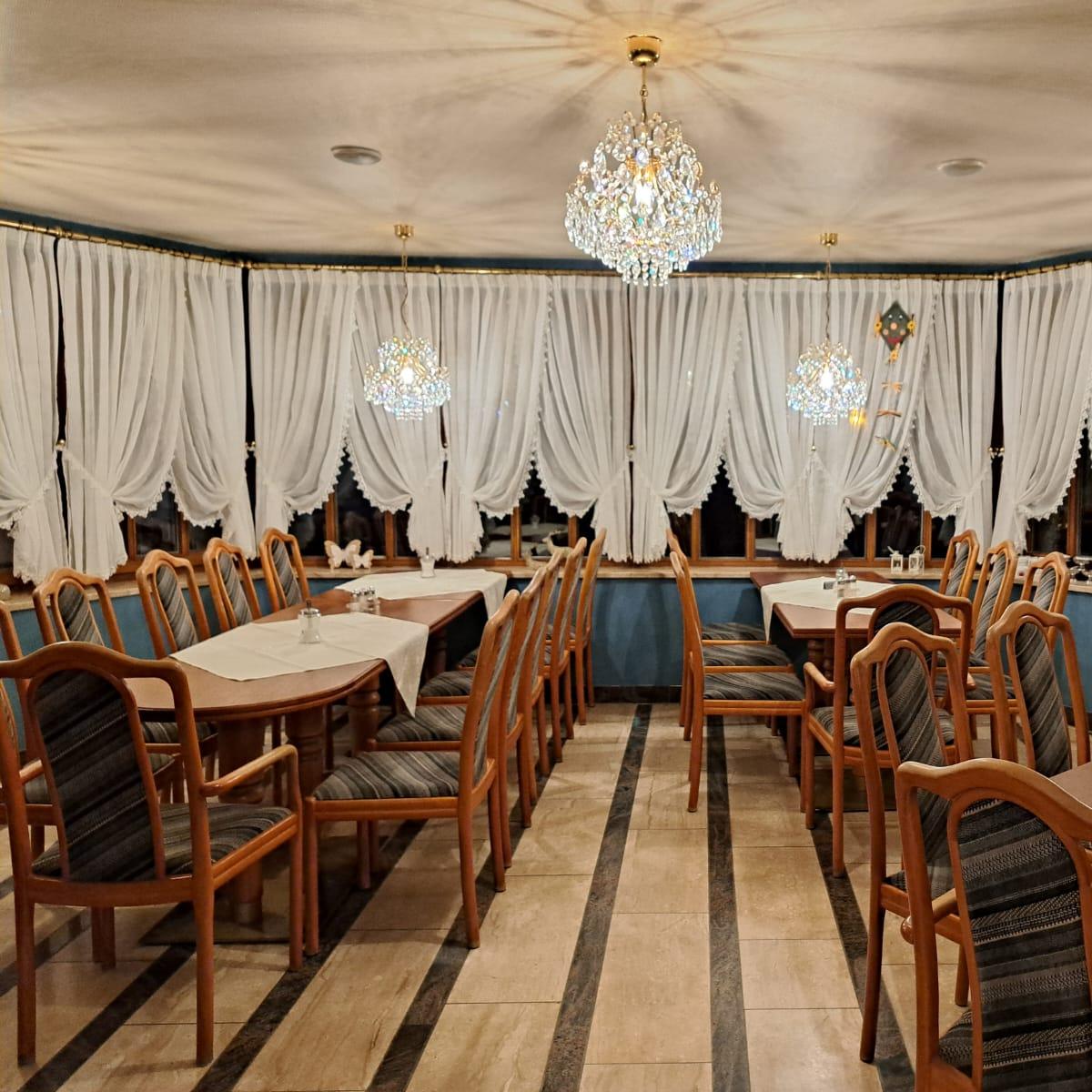 Restaurant "Café - Konditorei  Zur Wallfahrtskirche " in Neukirchen beim Heiligen Blut