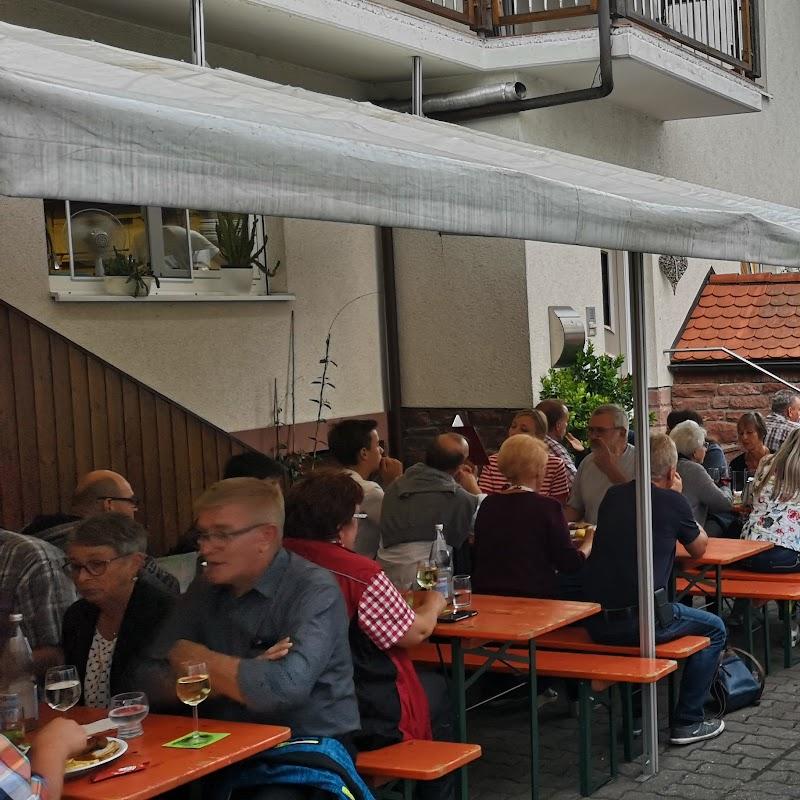 Restaurant "Häckerwirtschaft Gerhard Schmitt & Leon Djukic | Fränkische Weinstube" in Großheubach